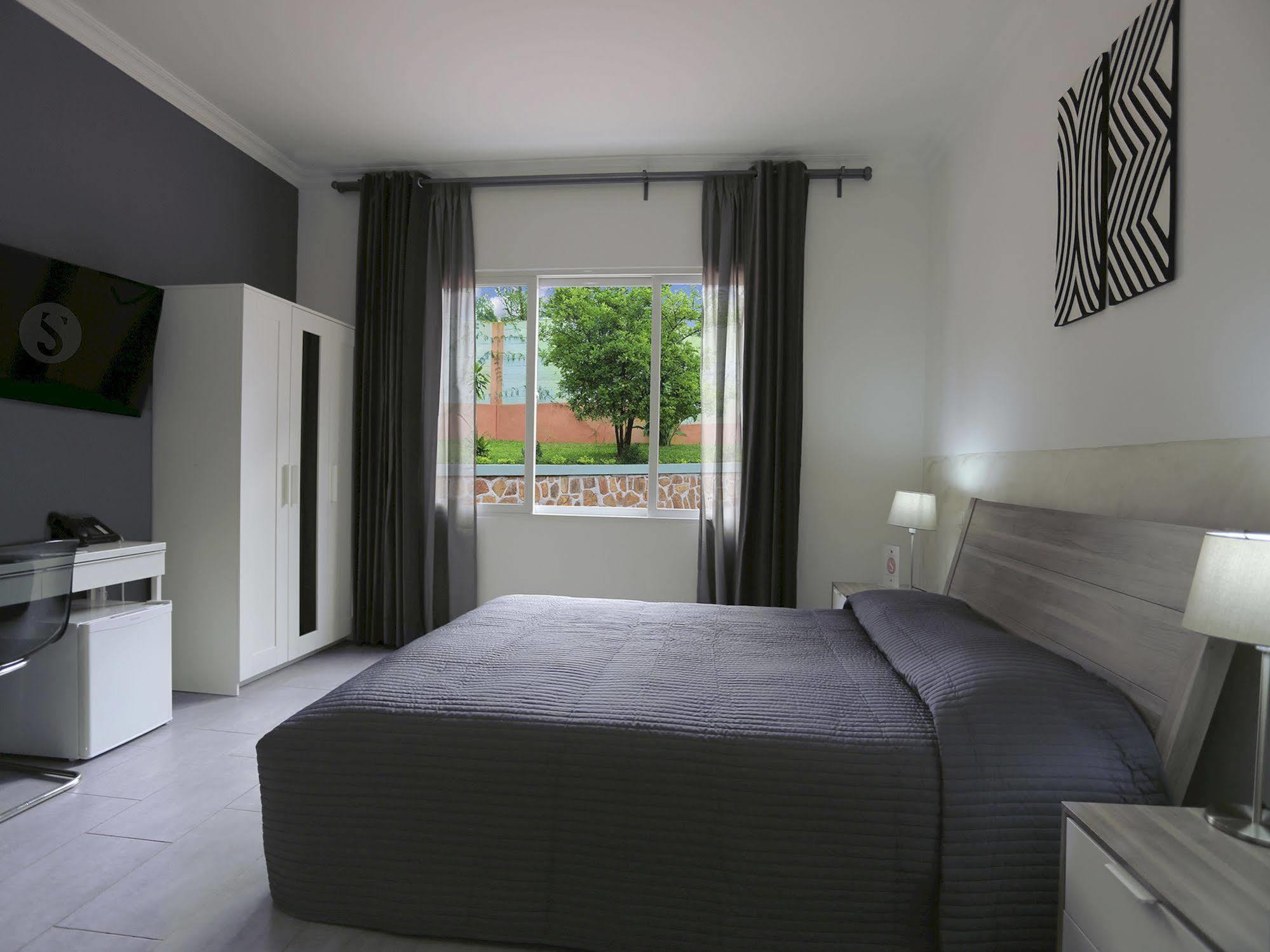 5 Swiss Hotel Кигали Екстериор снимка
